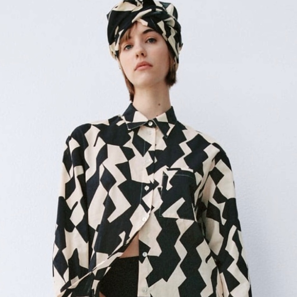 NWT Zara printed Karen button down medium